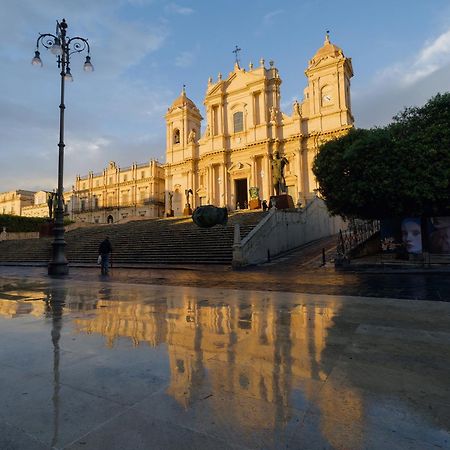 Dea'S Rooms Noto Buitenkant foto