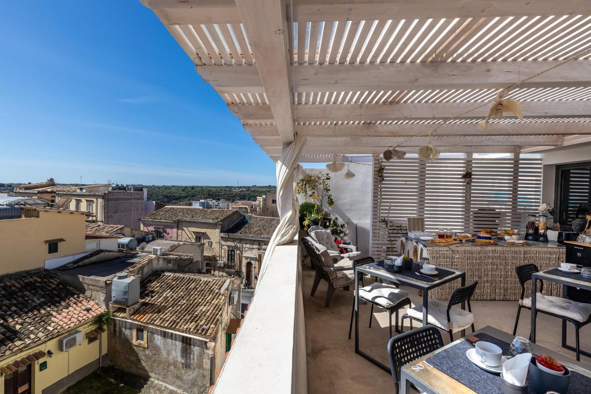 Dea'S Rooms Noto Buitenkant foto