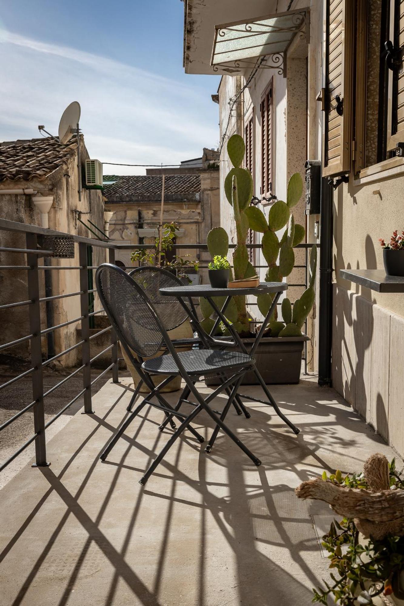 Dea'S Rooms Noto Buitenkant foto